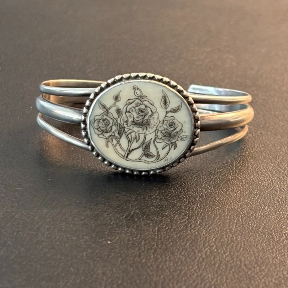 Vintage Scrimshaw Carved Floral Sterling Silver Cuff Bracelet size 6.75 Classic